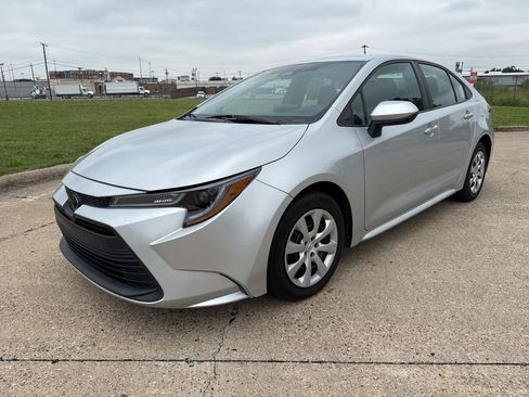 Used 2024 Toyota Corolla LE FWD image 1