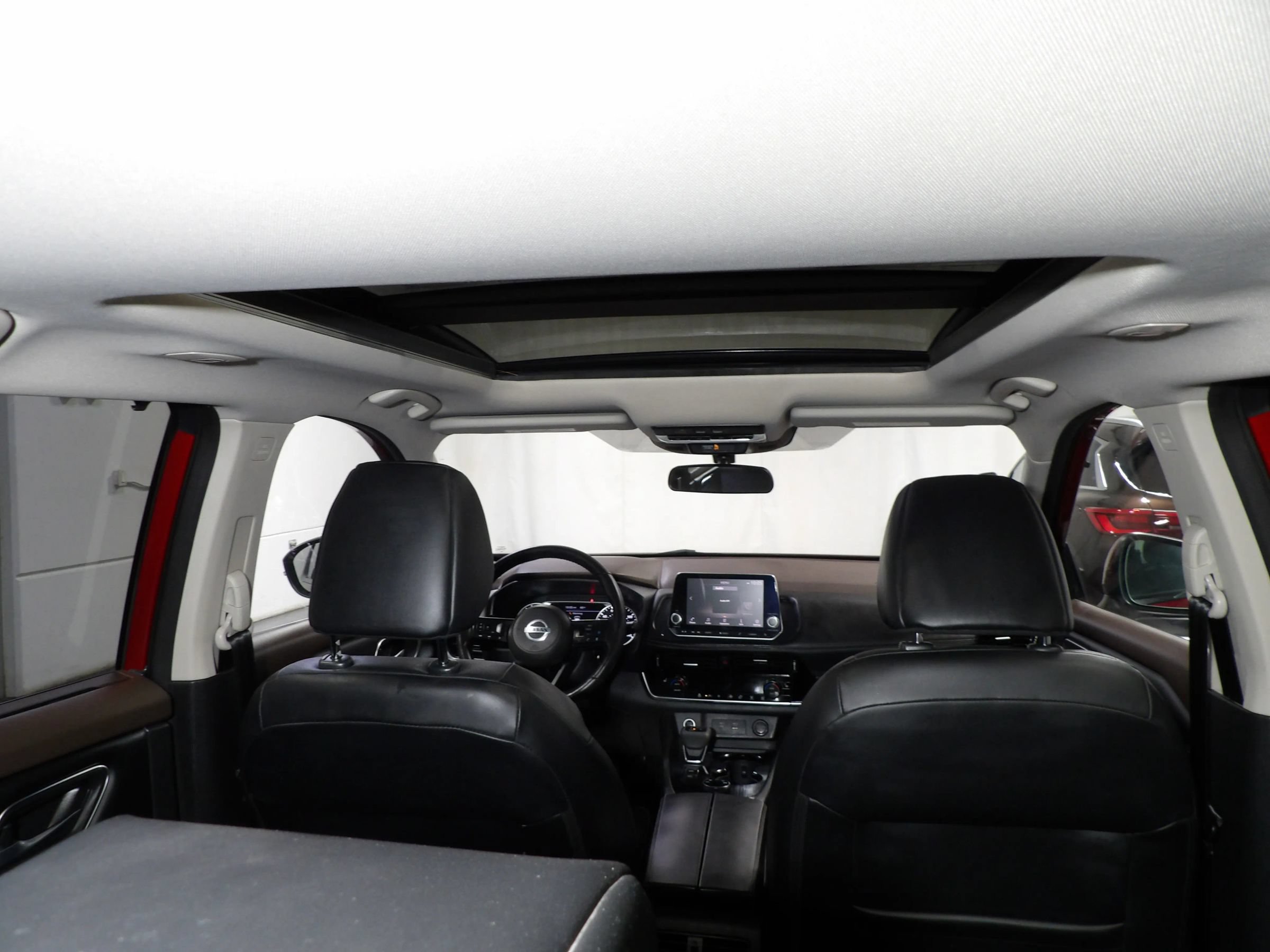 Used 2021 Nissan Rogue SV w/ Premium Package AWD/4WD image 7