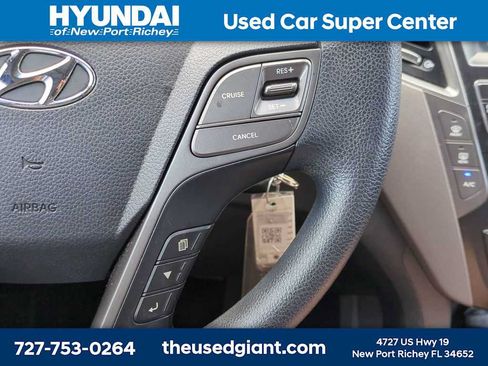 Used 2017 Hyundai Santa Fe SE FWD image 27