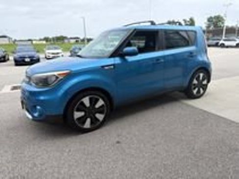 Used 2018 Kia Soul + FWD image 1