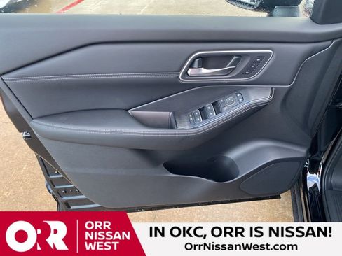 New 2026 Nissan Rogue Platinum w/ Tech Package image 12