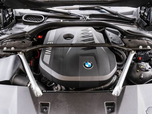 Used 2023 BMW 740i w/ Parking Assistance Package image 34