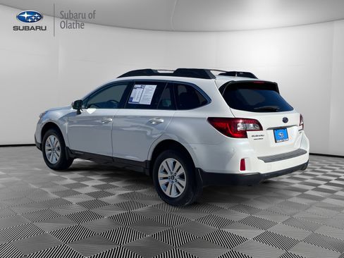 Used 2017 Subaru Outback 2.5i Premium image 8