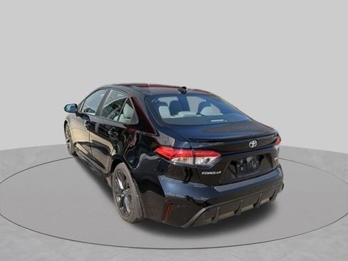 Used 2023 Toyota Corolla SE FWD image 2