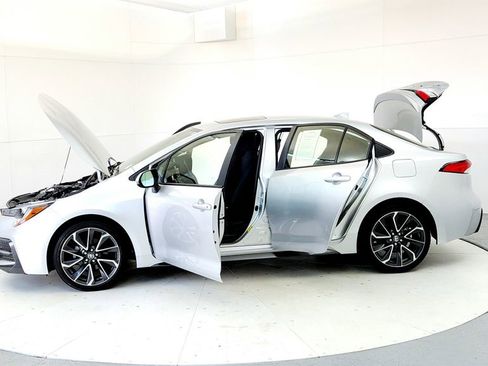 Certified 2021 Toyota Corolla SE w/ SE Premium Package FWD image 10