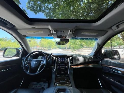 Used 2017 Cadillac Escalade Luxury RWD image 27