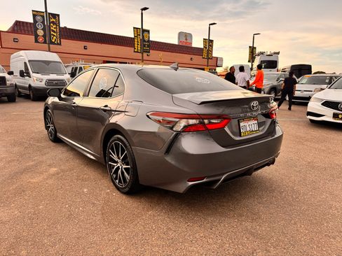Used 2023 Toyota Camry SE FWD image 5