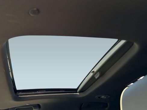 Used 2023 Chevrolet Traverse Premier w/ Redline Edition FWD image 28