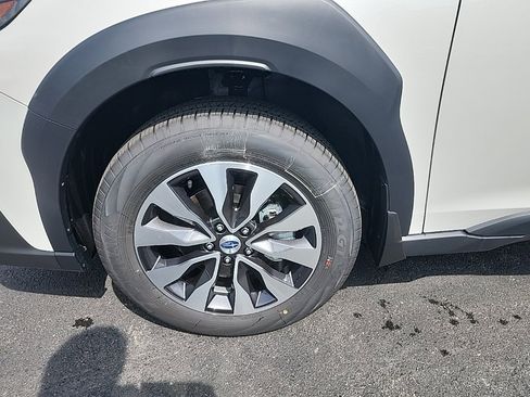 Used 2025 Subaru Outback Limited image 9