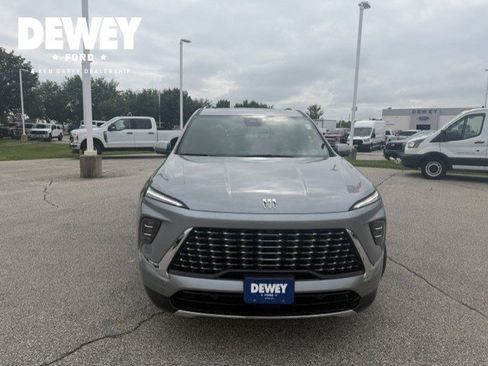Used 2025 Buick Enclave Avenir w/ Super Cruise Package AWD/4WD image 2