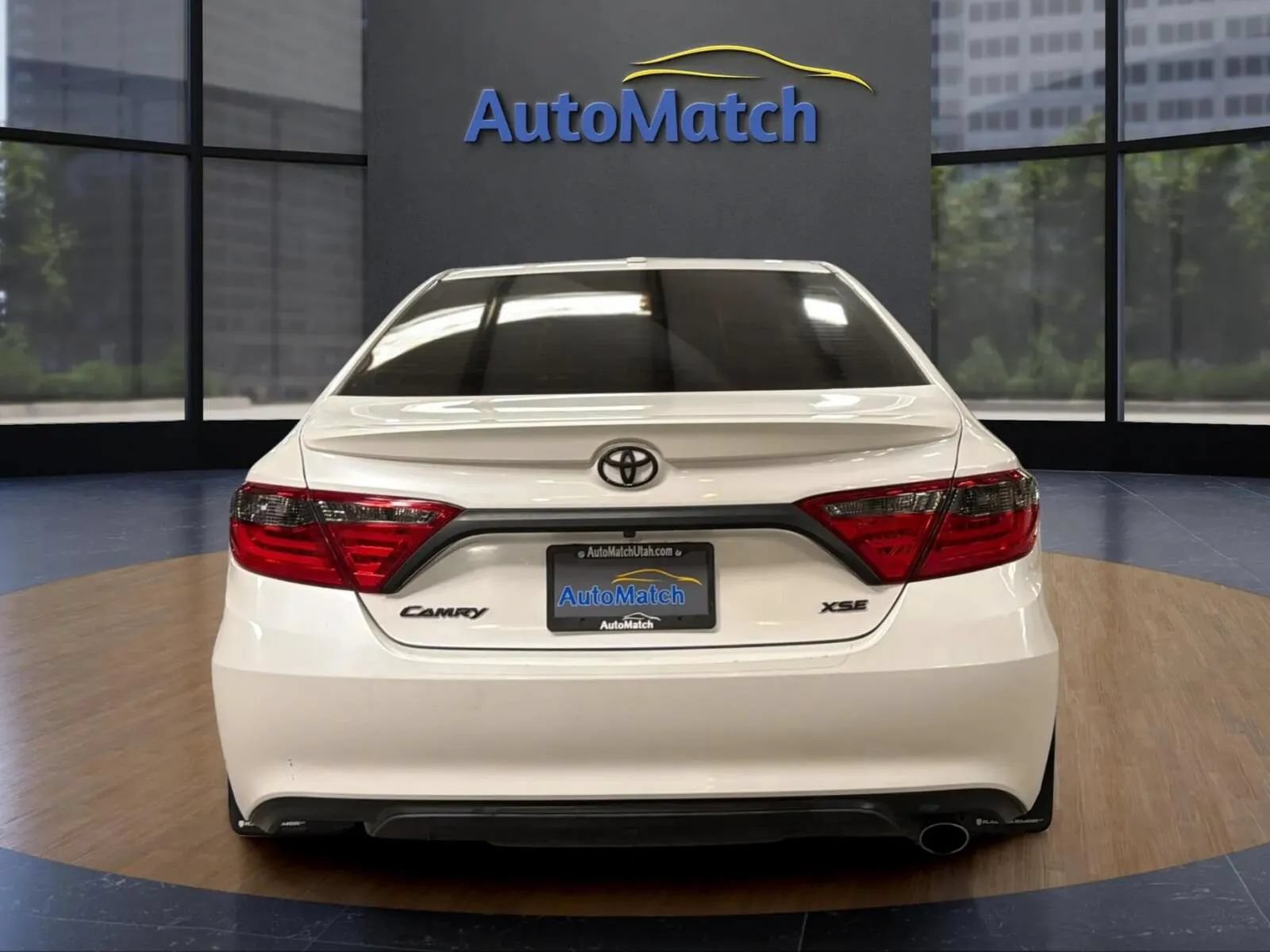 Used 2015 Toyota Camry XSE FWD image 9