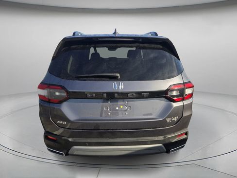 Used 2025 Honda Pilot Elite image 4