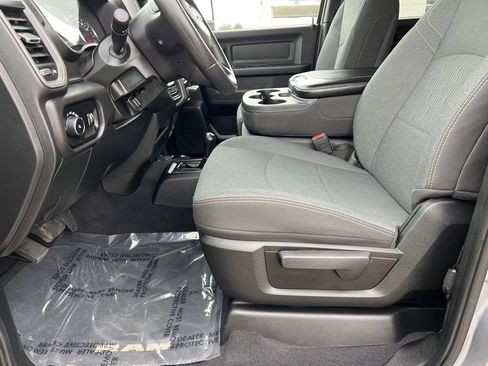 Used 2024 RAM 2500 Tradesman w/ Chrome Appearance Group image 22