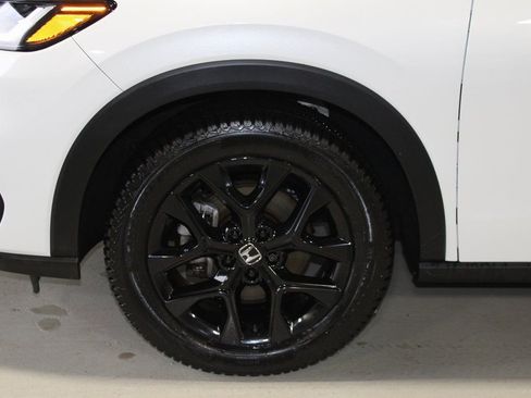 Used 2023 Honda HR-V Sport image 6