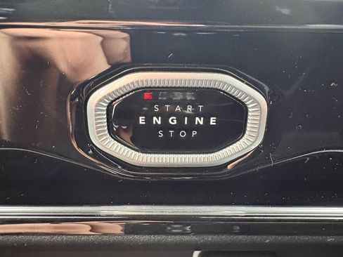 New 2026 Jeep Grand Cherokee Laredo image 11