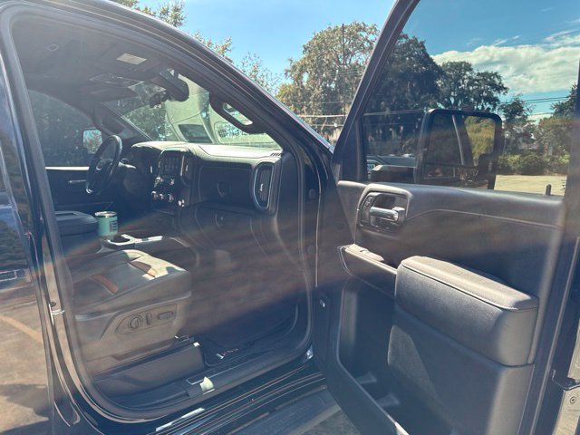 Used 2022 GMC Sierra 2500 AT4 w/ AT4 Premium Plus Package AWD/4WD image 4