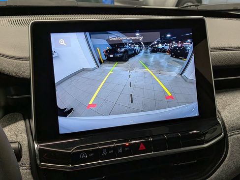 Certified 2022 Jeep Compass Latitude w/ Sun and Sound Group FWD image 19