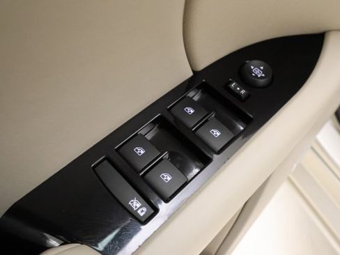 Used 2014 Cadillac XTS Premium image 8