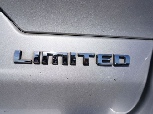 Used 2024 Jeep Grand Cherokee Limited RWD image 18