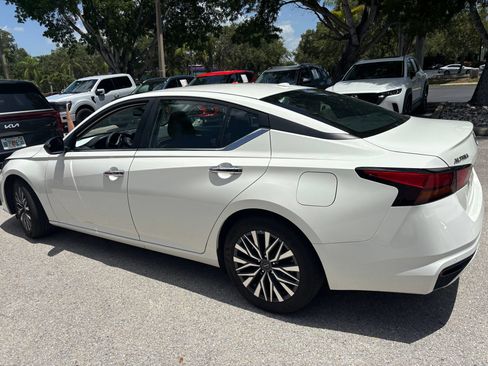 Used 2025 Nissan Altima 2.5 SV FWD image 24