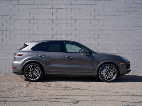 Certified 2022 Porsche Cayenne Turbo image 8