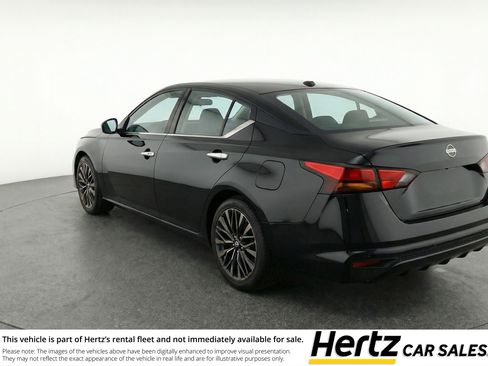 Used 2025 Nissan Altima 2.5 SV image 6