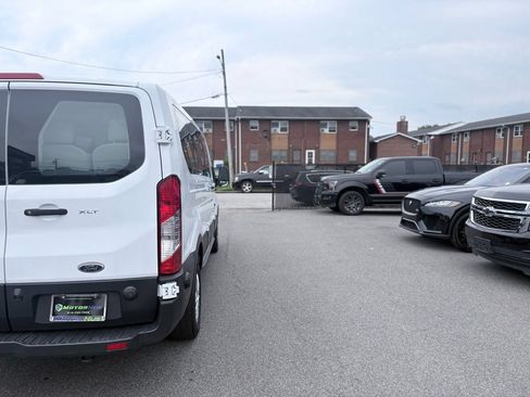 Used 2019 Ford Transit 350 XLT RWD image 14