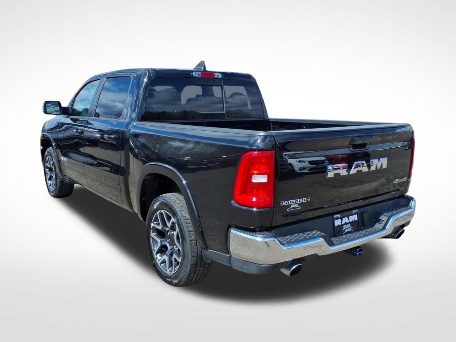 Used 2026 RAM 1500 Laramie AWD/4WD image 3