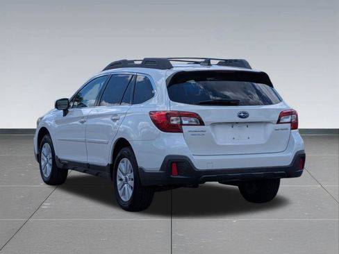 Used 2019 Subaru Outback 2.5i Premium AWD/4WD image 3