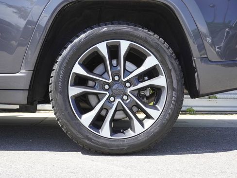 Used 2023 Jeep Grand Cherokee Overland w/ Adv Protech Group III AWD/4WD image 33