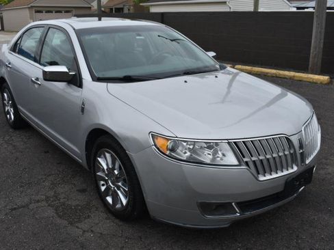 Used 2010 Lincoln MKZ FWD image 2
