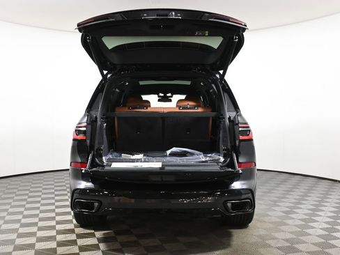 Used 2027 BMW X7 xDrive40i w/ M Sport Package AWD/4WD image 37