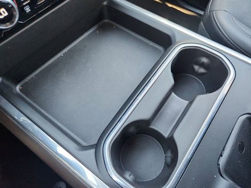 Used 2024 GMC Sierra 3500 SLT w/ SLT Premium Package image 28