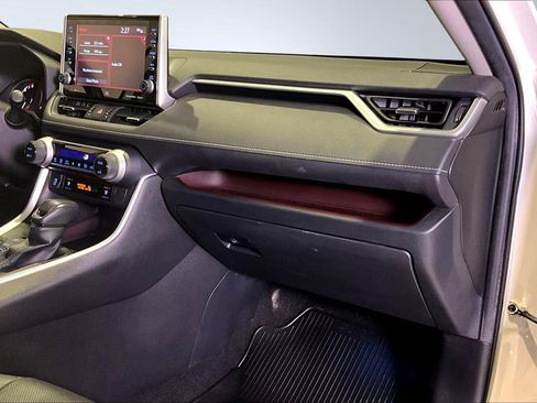 Used 2022 Toyota RAV4 Limited image 26