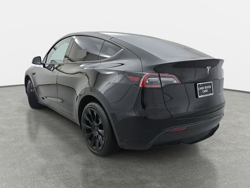 Used 2022 Tesla Model Y Long Range image 7