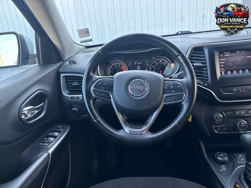 Used 2020 Jeep Cherokee Latitude w/ Cold Weather Group AWD/4WD image 14