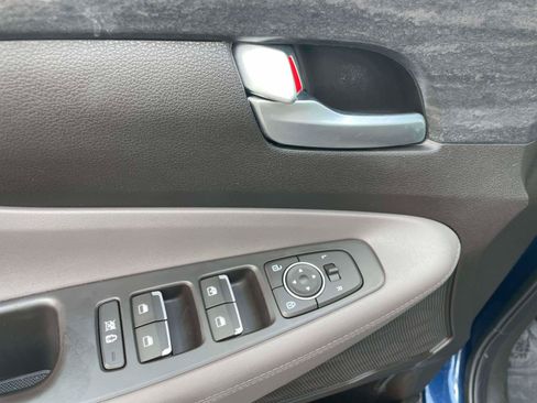 Used 2019 Hyundai Santa Fe SE FWD image 11