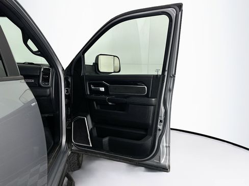 Used 2021 RAM 2500 Laramie w/ Night Edition image 31