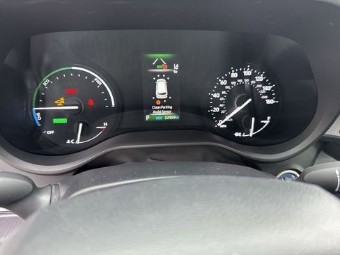 Used 2023 Toyota Sienna XSE image 12