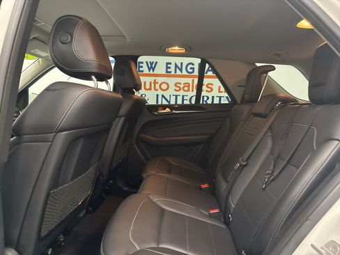 Used 2015 Mercedes-Benz ML 350 4MATIC image 11