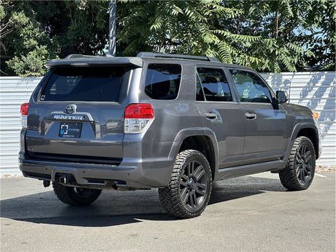 Used 2012 Toyota 4Runner SR5 AWD/4WD image 10