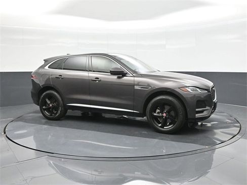 Used 2021 Jaguar F-PACE S image 17