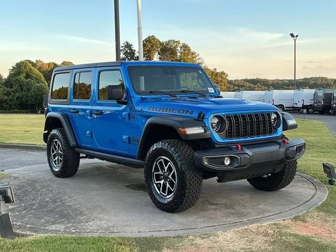 Used 2024 Jeep Wrangler Unlimited Rubicon AWD/4WD image 9