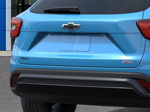New 2026 Chevrolet Trax RS w/ Sunroof Package FWD image 14