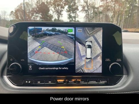 Used 2023 Nissan Rogue Platinum w/ Platinum Premium Package image 13