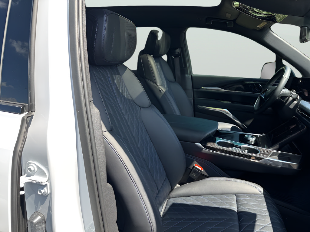 Certified 2026 Cadillac Escalade IQL Luxury AWD/4WD image 37