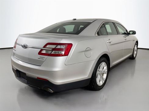 Used 2015 Ford Taurus SEL image 7