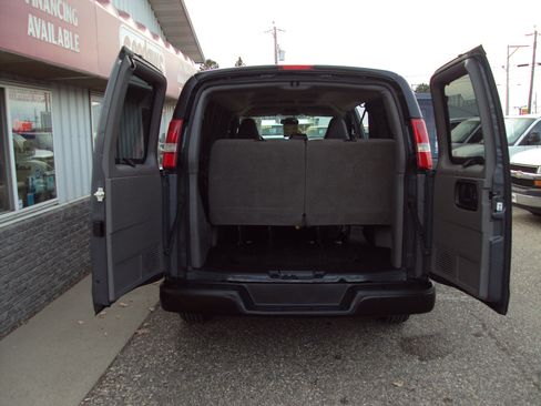 Used 2017 Chevrolet Express 2500 LS image 7