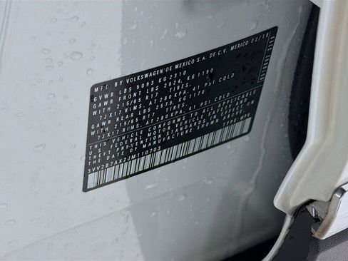 Used 2018 Volkswagen Tiguan SE w/ Panoramic Sunroof Package image 33