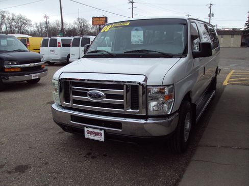 Used 2008 Ford E-350 and Econoline 350 XLT image 4
